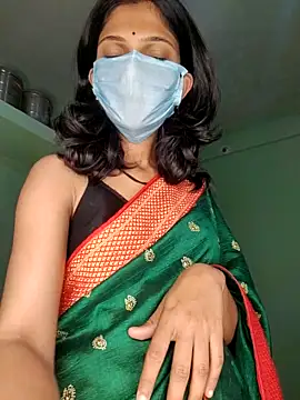 Shivani2002 online show from February 2026 05:14:01 PM