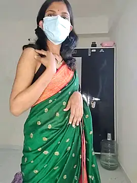 Shivani2002 online show from April 2026 09:20:01 AM