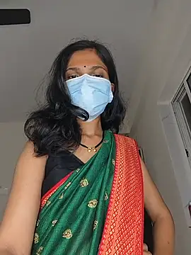 Shivani2002 online show from May 2026 03:39:02 PM