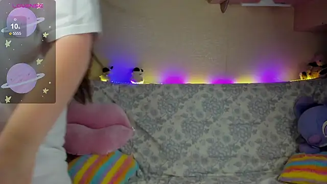 Snapshot of Alice_next_door chatting on November 2025 08:57:01 AM Alice next door online show from November 2025 08:57:01 AM