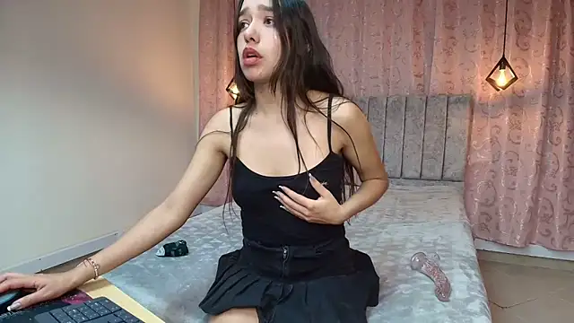 Emily  parker   online show from September 2025 03:49:01 AM