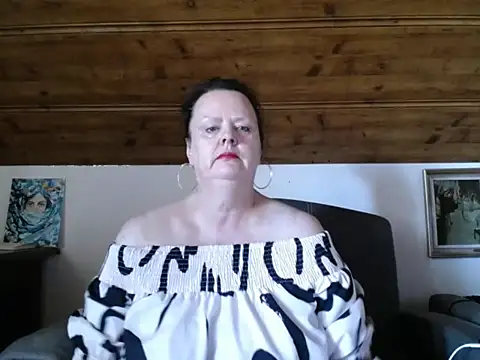 TiffanyMature online show from July 2026 03:03:01 PM