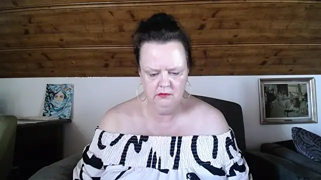 TiffanyMature online show from July 2026 06:16:02 AM