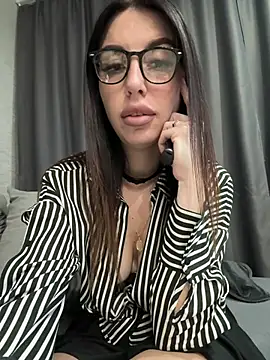 Oksiandfray online show from July 2026 11:25:02 PM