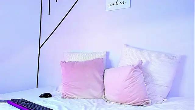 BianncaRibeiro online show from September 2025 01:49:01 PM