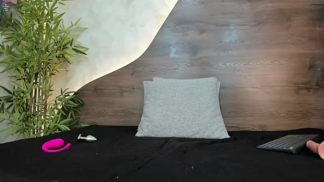 katia cute online show from September 2025 11:44:01 AM