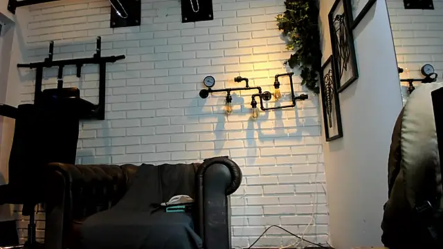 ItaloMoore online show from September 2025 11:13:02 AM