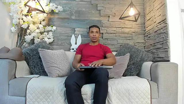 ItaloMoore online show from October 2025 12:04:01 PM