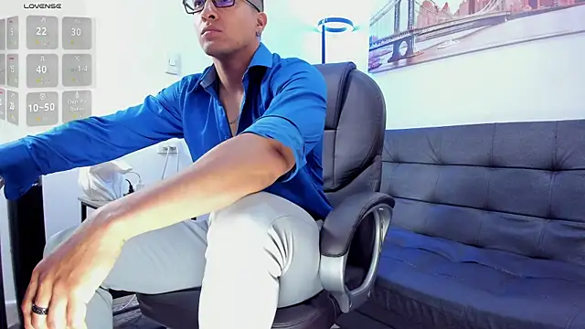 Dash Bukoski online show from October 2025 12:17:02 PM