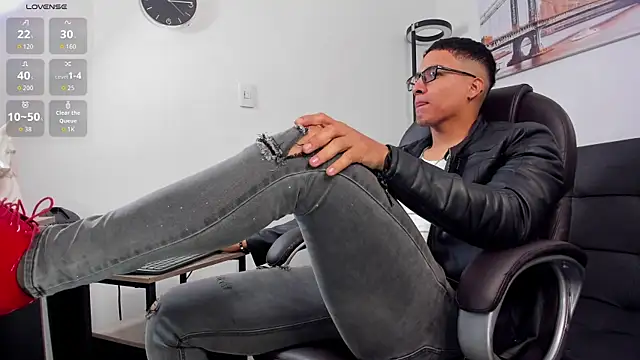 Dash Bukoski online show from November 2025 12:27:02 PM