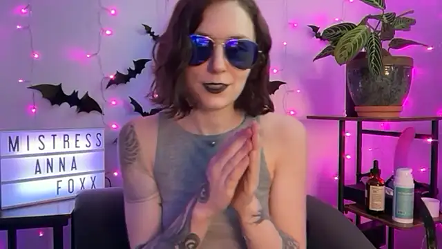 mistressannafoxx online show from October 2025 05:26:02 PM