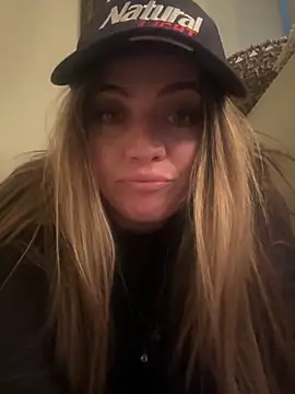 M1l3yD3w online show from November 2025 08:52:01 PM