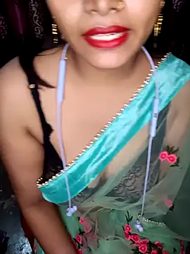 Snapshot of reena502 chatting on October 2025 05:31:01 PM reena502 online show from October 2025 05:31:01 PM