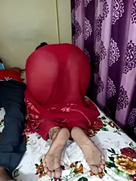 Snapshot of reena502 chatting on October 2025 05:10:02 PM reena502 online show from October 2025 05:10:02 PM