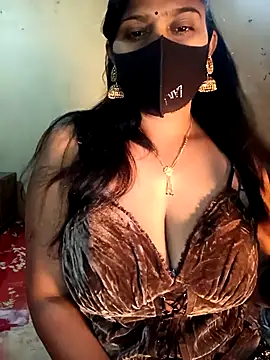 Snapshot of reena502 chatting on January 2026 12:45:02 AM reena502 online show from January 2026 12:45:02 AM