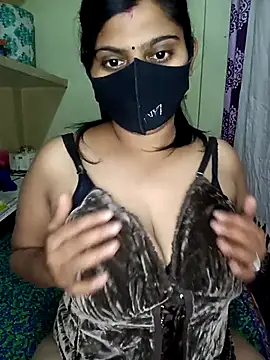 Snapshot of reena502 chatting on February 2026 12:10:01 AM reena502 online show from February 2026 12:10:01 AM