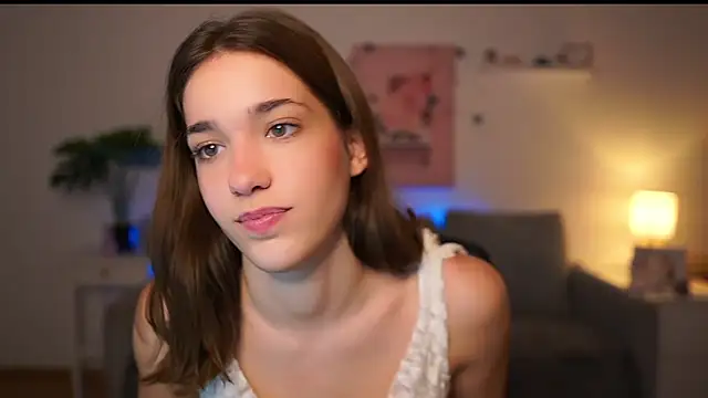 kissie cat online show from October 2025 01:10:01 PM