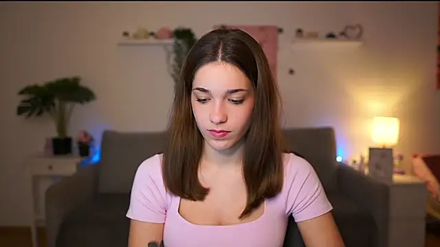 kissie cat online show from December 2025 02:12:02 PM