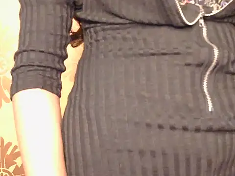 imaila18 online show from October 2025 04:52:01 AM