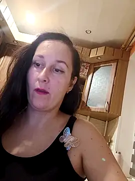 Amandda  online show from October 2025 05:56:01 PM