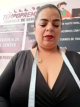 Mia-Glow online show from January 2026 12:54:01 PM