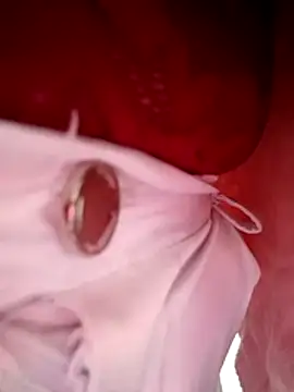 Mia-Glow online show from March 2026 01:39:01 PM