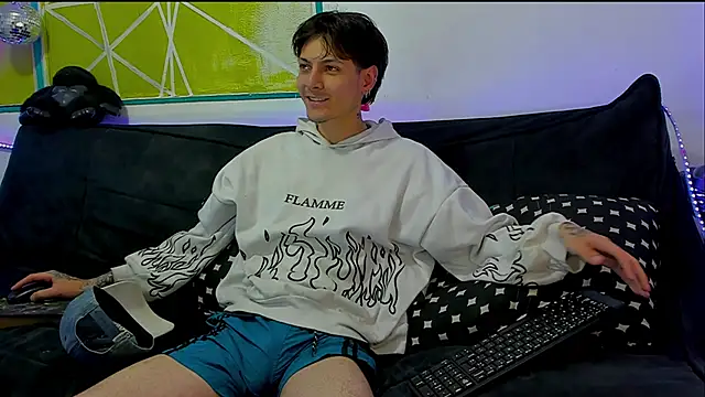 Dioniso guy8 online show from March 2026 07:25:01 PM