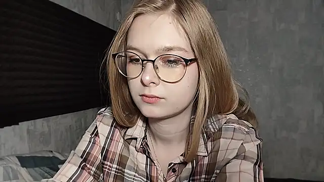 LiaVibes online show from February 2026 08:24:02 AM