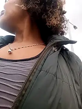 Snapshot of BiiancaEstradaa chatting on October 2025 03:22:01 PM BiiancaEstradaa online show from October 2025 03:22:01 PM