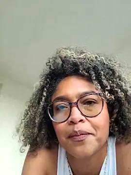 Snapshot of BiiancaEstradaa chatting on February 2026 10:14:02 PM BiiancaEstradaa online show from February 2026 10:14:02 PM