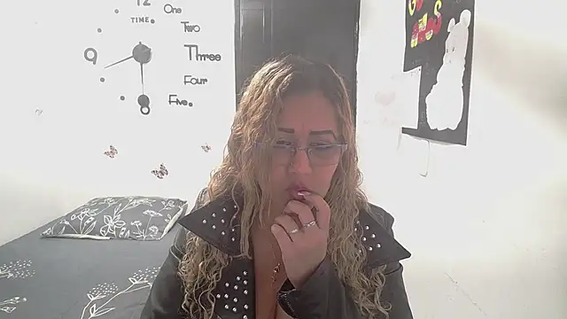 Skarleth Diaz online show from February 2026 06:26:01 AM