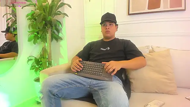 Naim Bennetsex online show from September 2025 06:33:02 PM