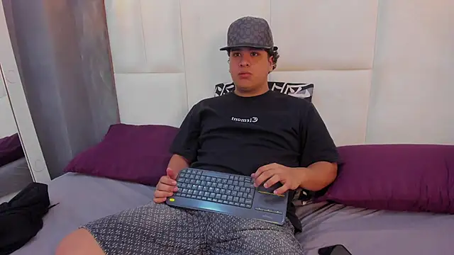 Naim Bennetsex online show from October 2025 02:25:02 PM