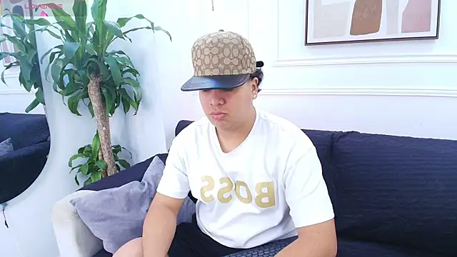 Naim Bennetsex online show from October 2025 06:27:02 PM