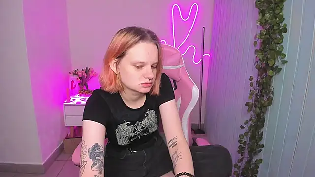 Elieiza xo online show from October 2025 10:16:02 AM