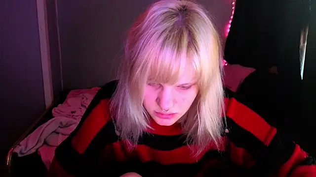 Snapshot of Elieiza_xo chatting on April 2026 10:03:02 AM Elieiza xo online show from April 2026 10:03:02 AM