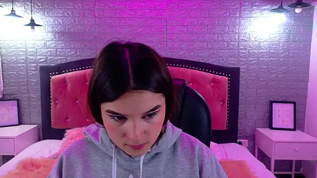 Snapshot of Natalie_loffreda chatting on September 2025 02:56:02 AM Natalie loffreda online show from September 2025 02:56:02 AM