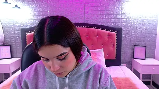 Snapshot of Natalie_loffreda chatting on September 2025 02:58:02 AM Natalie loffreda online show from September 2025 02:58:02 AM