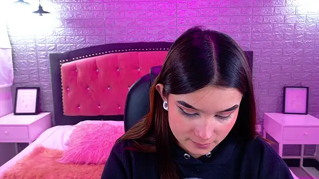 Snapshot of Natalie_loffreda chatting on October 2025 03:04:01 AM Natalie loffreda online show from October 2025 03:04:01 AM