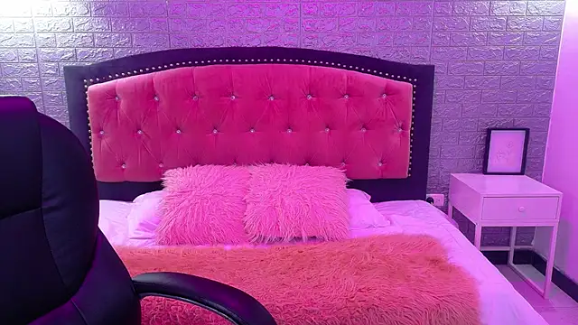 Snapshot of Natalie_loffreda chatting on October 2025 02:53:02 AM Natalie loffreda online show from October 2025 02:53:02 AM