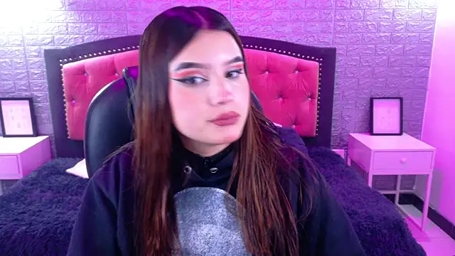 Snapshot of Natalie_loffreda chatting on October 2025 03:18:02 AM Natalie loffreda online show from October 2025 03:18:02 AM