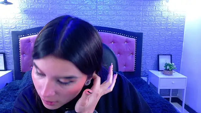 Snapshot of Natalie_loffreda chatting on October 2025 03:07:02 AM Natalie loffreda online show from October 2025 03:07:02 AM