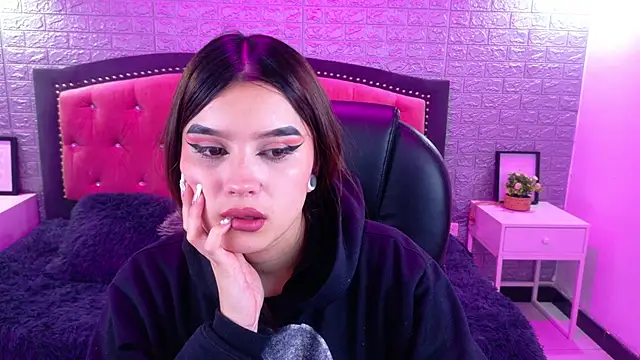 Snapshot of Natalie_loffreda chatting on October 2025 02:59:02 AM Natalie loffreda online show from October 2025 02:59:02 AM