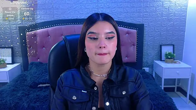 Snapshot of Natalie_loffreda chatting on November 2025 03:17:01 AM Natalie loffreda online show from November 2025 03:17:01 AM