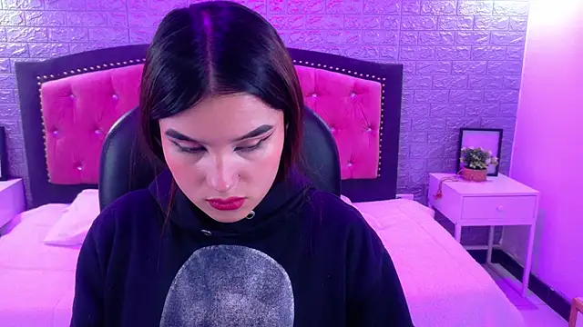 Natalie loffreda online show from November 2025 03:09:02 AM