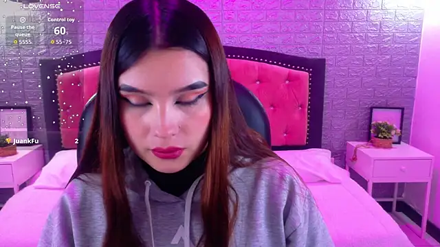 Snapshot of Natalie_loffreda chatting on November 2025 03:09:02 AM Natalie loffreda online show from November 2025 03:09:02 AM