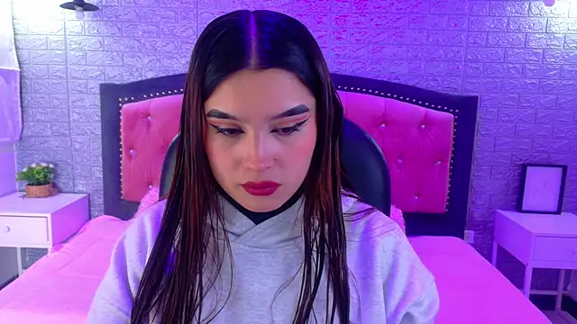 Natalie loffreda online show from December 2025 03:24:01 AM