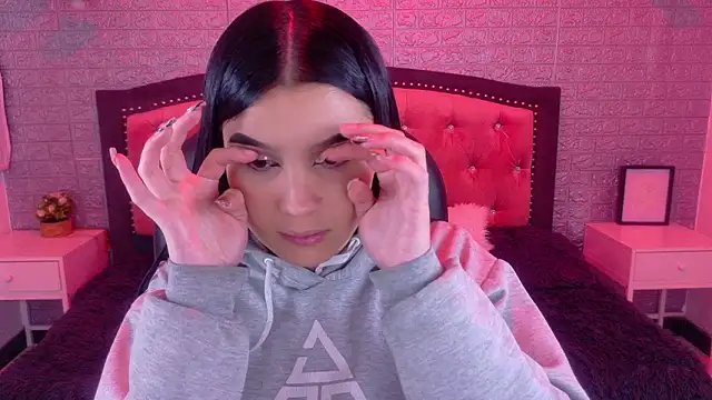 Snapshot of Natalie_loffreda chatting on February 2026 03:10:01 AM Natalie loffreda online show from February 2026 03:10:01 AM