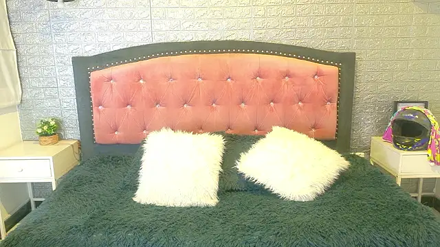 Snapshot of Natalie_loffreda chatting on February 2026 03:21:02 AM Natalie loffreda online show from February 2026 03:21:02 AM