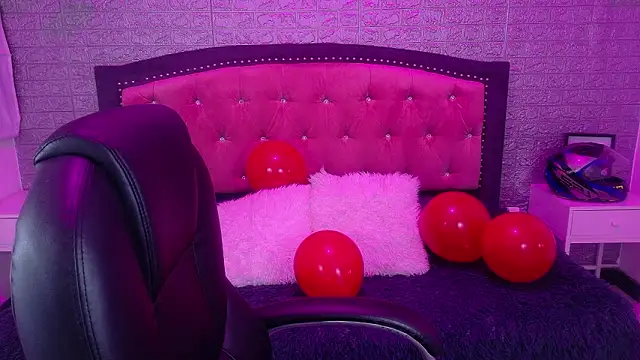 Snapshot of Natalie_loffreda chatting on February 2026 03:25:02 AM Natalie loffreda online show from February 2026 03:25:02 AM